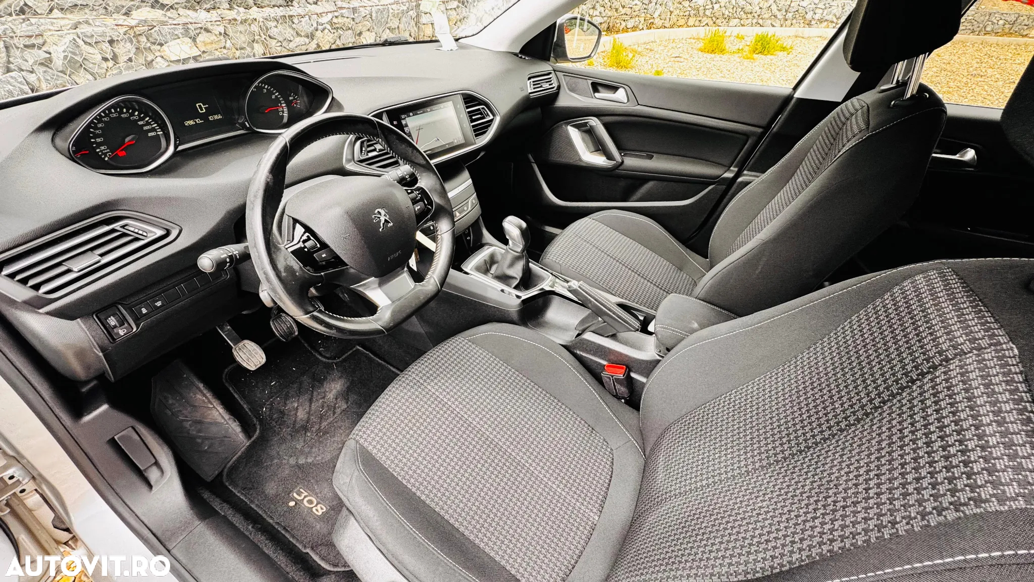 Peugeot 308 1.2 L PureTech Turbo S&S Allure Pack - 8
