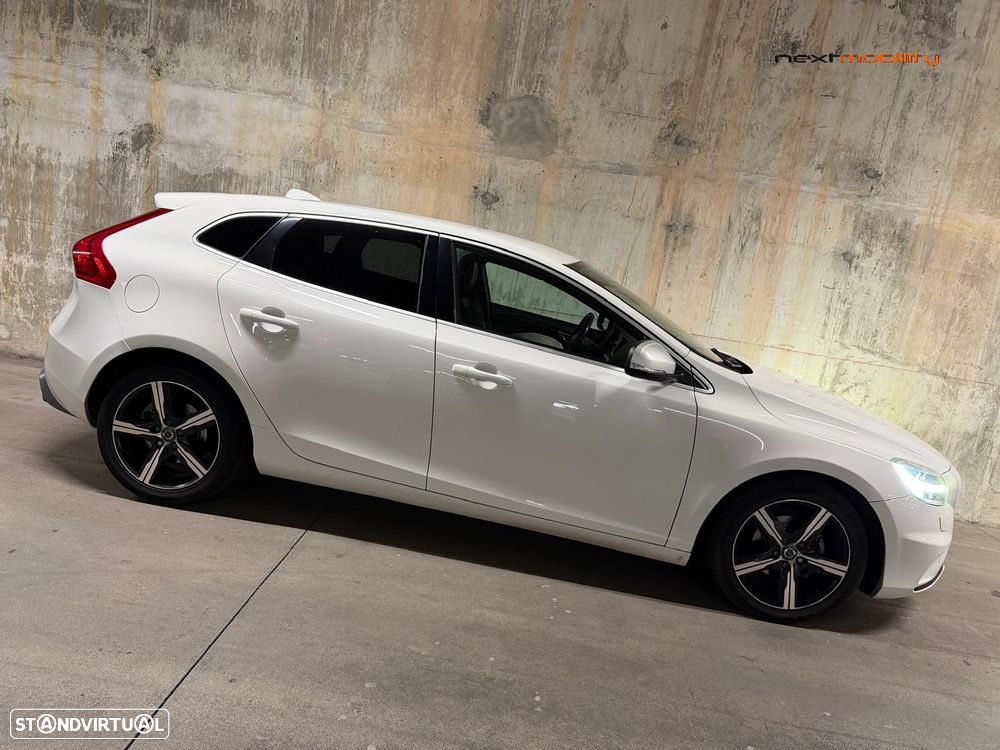 Volvo V40 2.0 D2 R-Design - 11