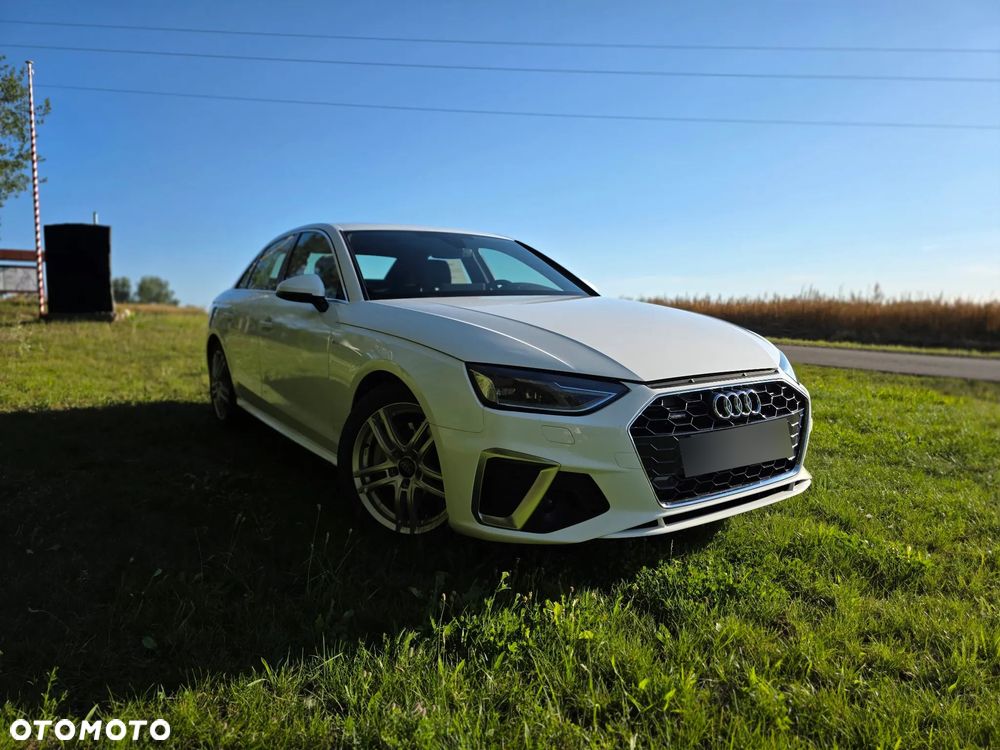 Audi A4 Limousine - 1