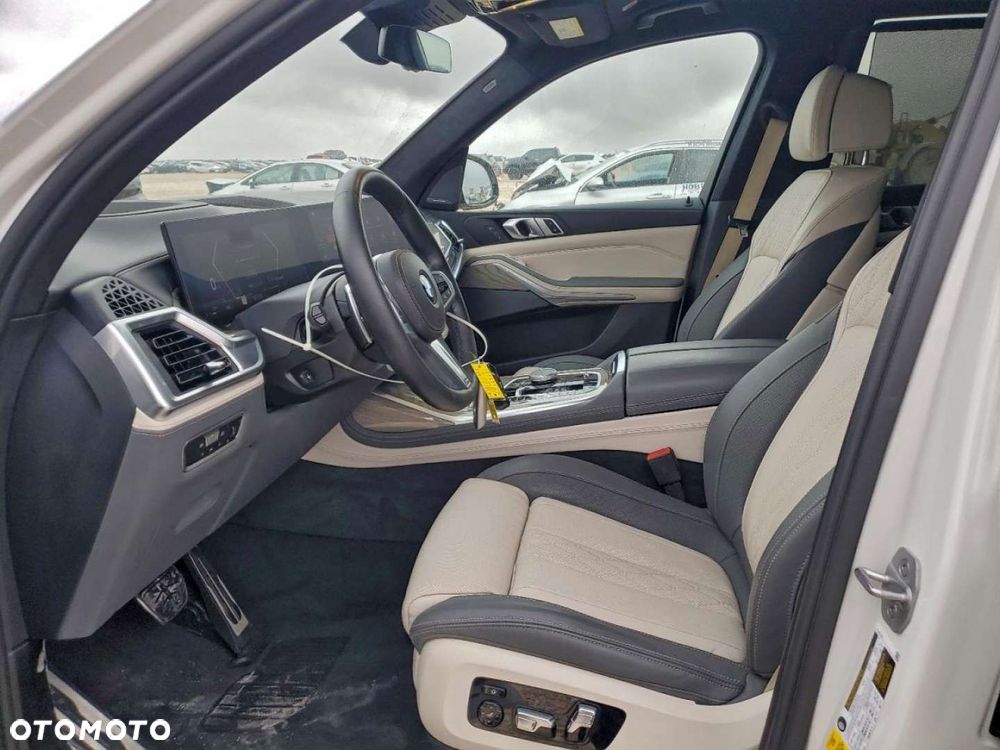BMW X7 - 7