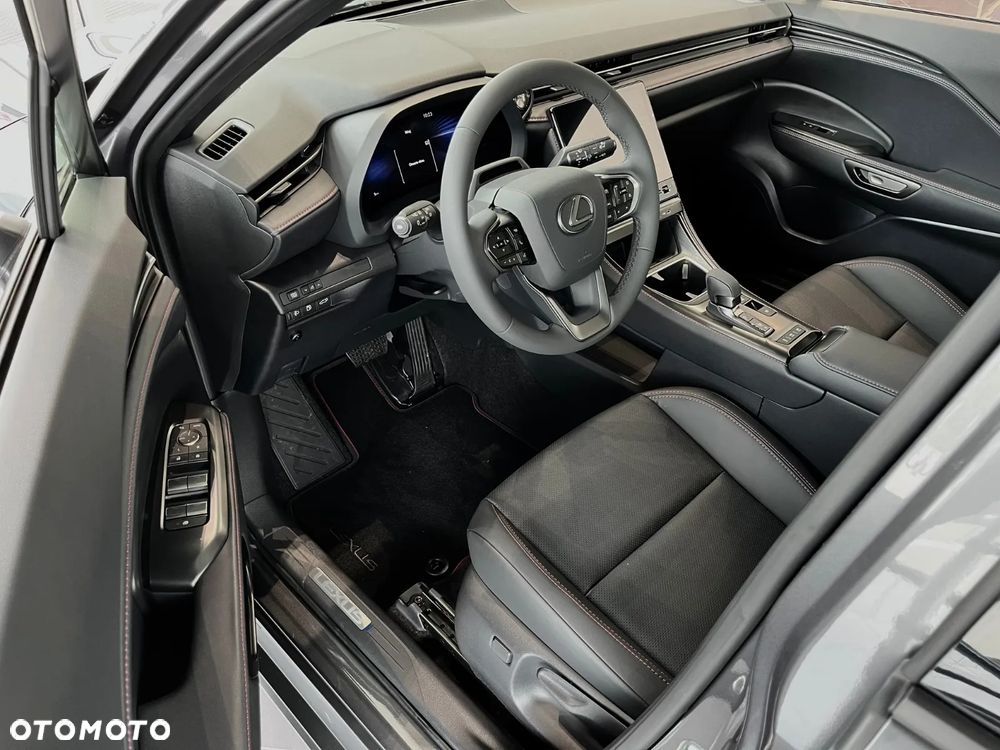 Lexus LBX 1.5 Hybrid - 11