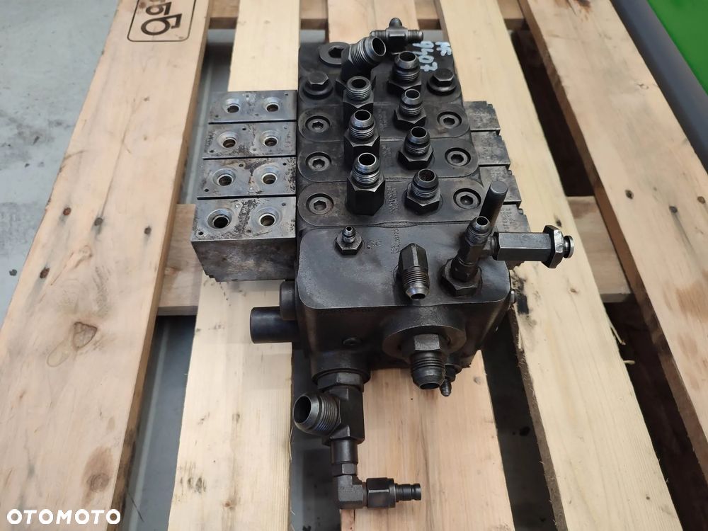 Rozdzielacz hydrauliczny Massey Ferguson 9407 (7GH345002) - 8