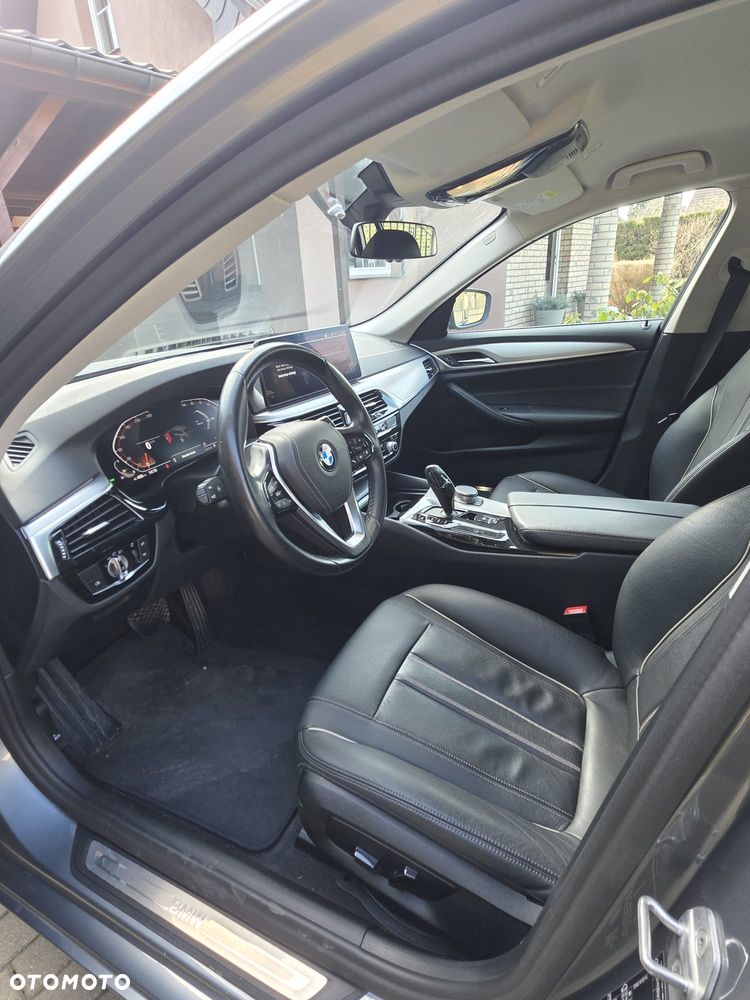 BMW Seria 5 520i Sport Line - 7