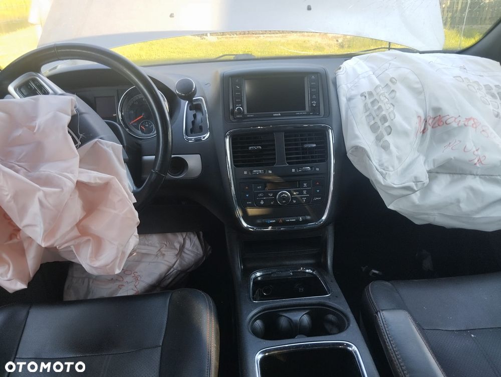 Dodge Grand Caravan 3.6 R/T - 23