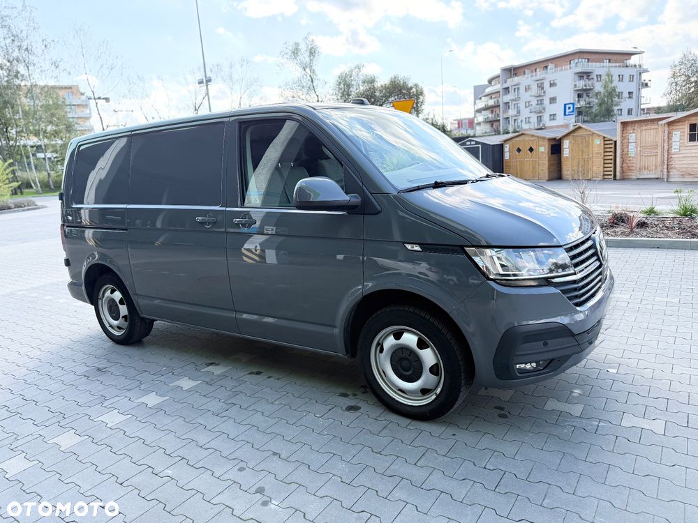 Volkswagen Transporter T6.1 150 km 29 tyś km automat hak - 16