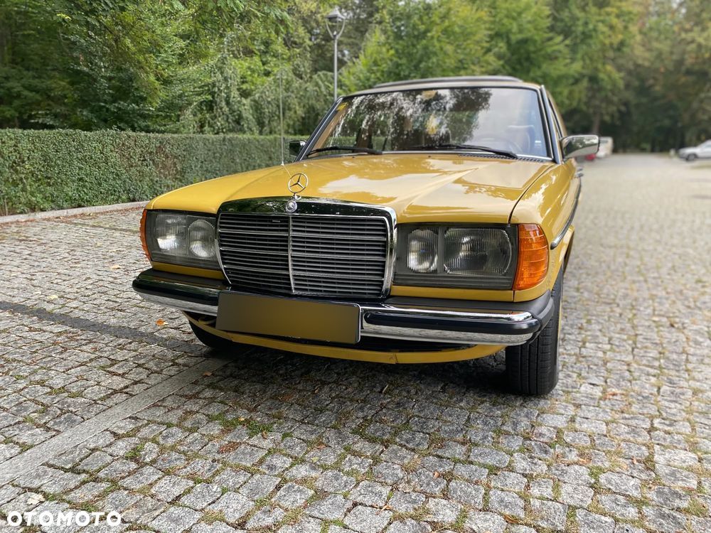 Mercedes-Benz W123 - 1