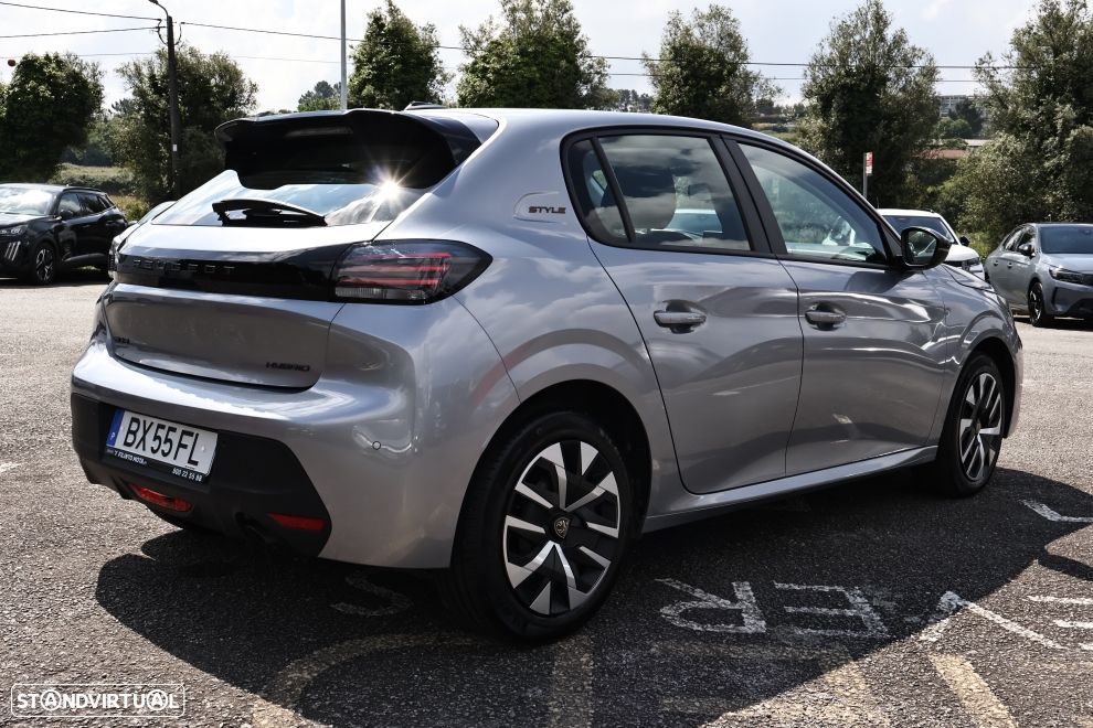 Peugeot 208 - 3