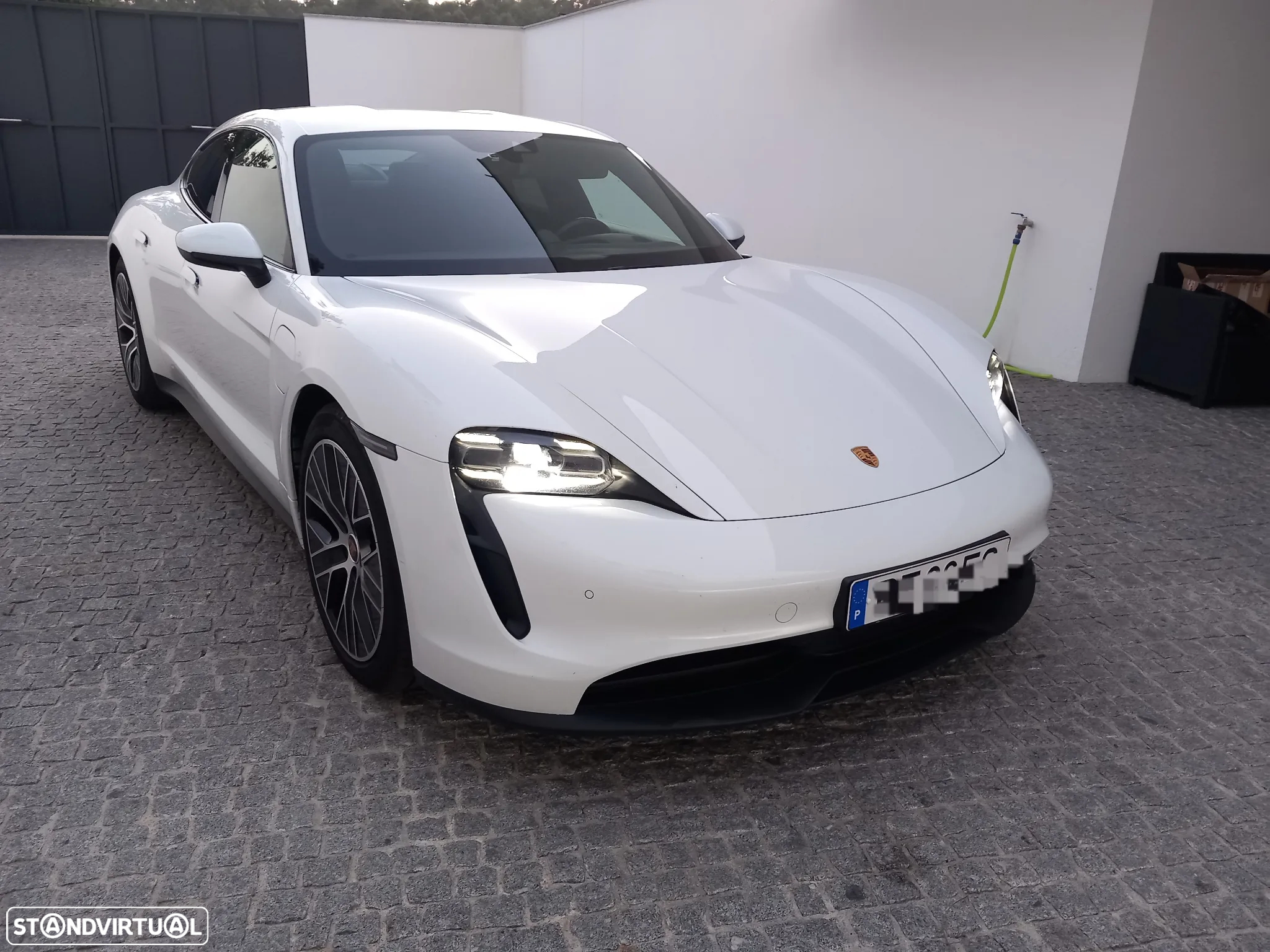 Porsche Taycan - 3