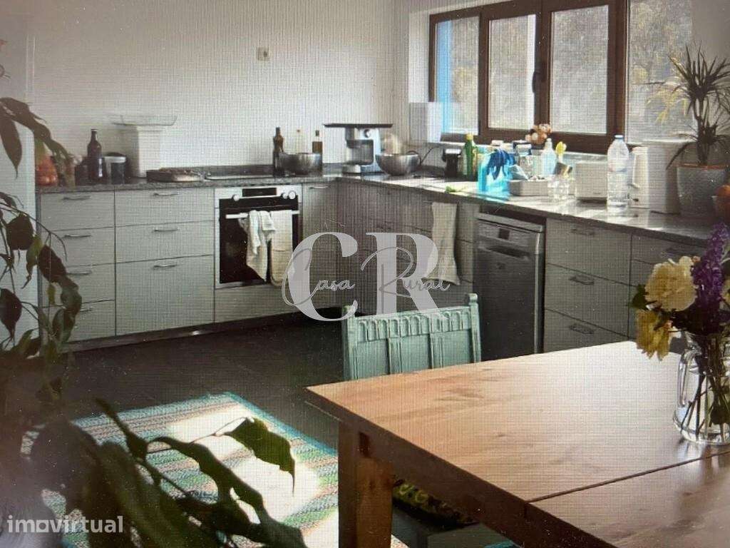 Quinta Isolada com Celeiro Convertido e Ruínas para Renovação perto de - Grande imagem: 4/38