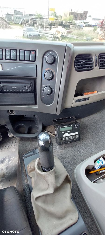 Renault PREMIUM - 13