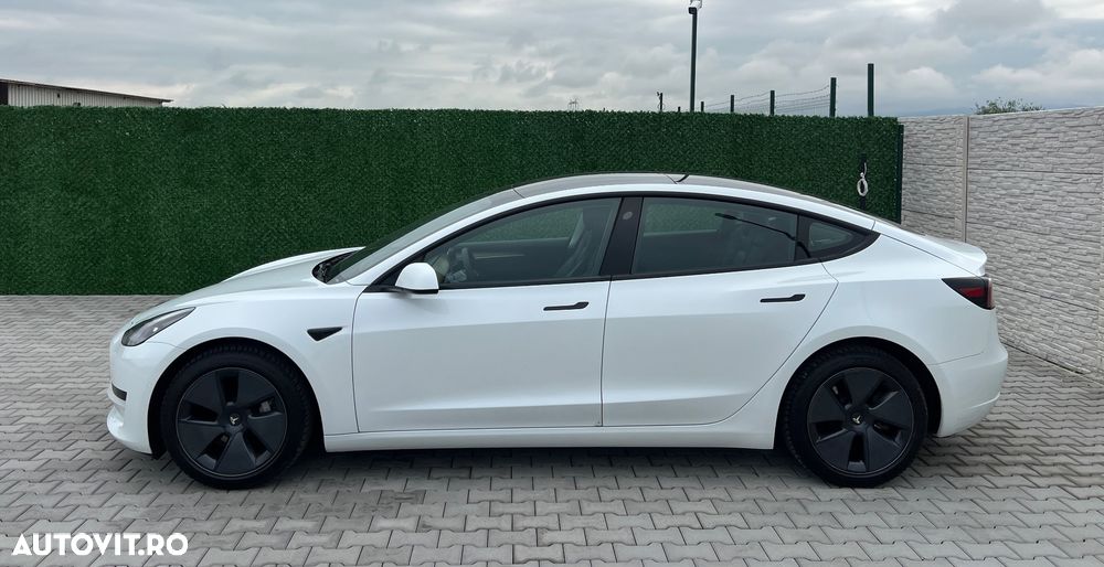 Tesla Model 3 Standard Reichweite Plus Hinterradantrieb - 11