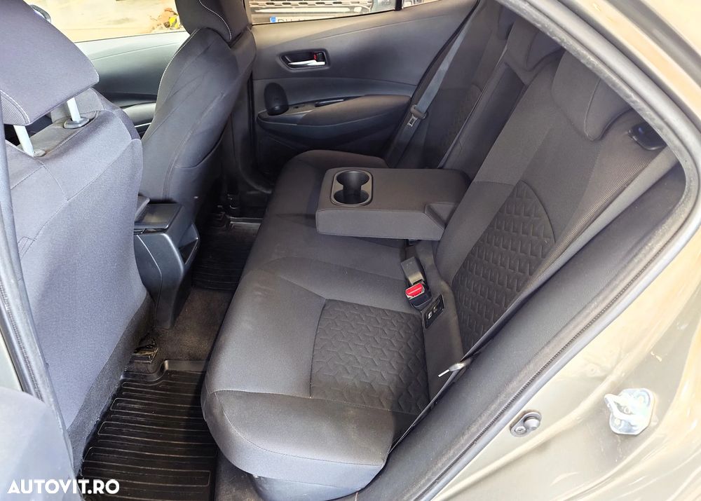 Toyota Corolla 1.8 HSD Business - 9