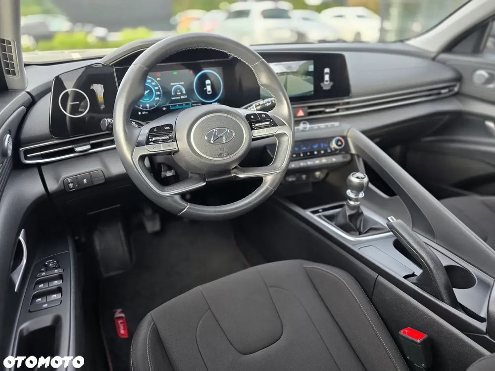 Hyundai Elantra - 19