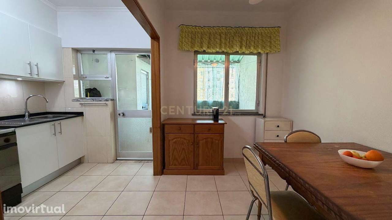 Moradia T2 + 1 no Centro de Portimão | Garagem 55 m² | Potencial + Pro - Grande imagem: 5/60