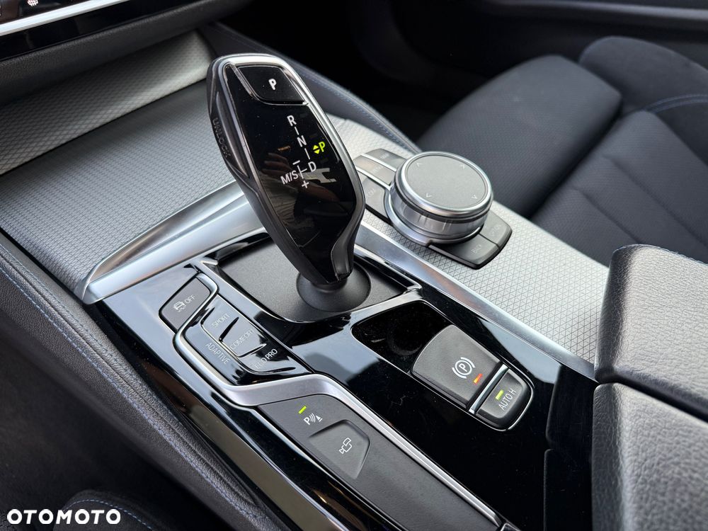 BMW Seria 5 520d xDrive M Sport sport - 17