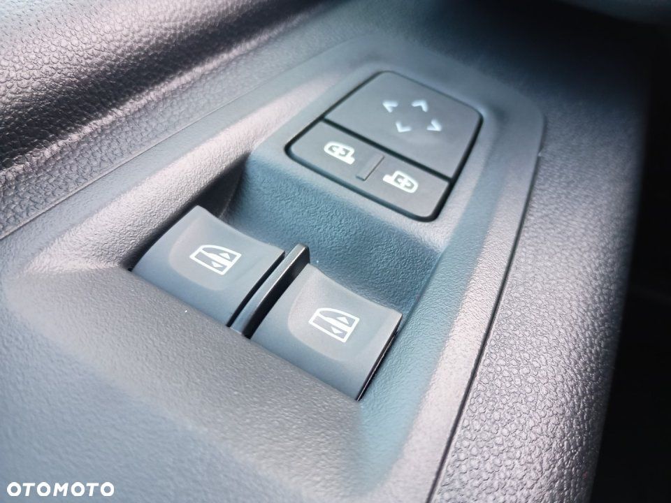 Nissan Interstar - 8