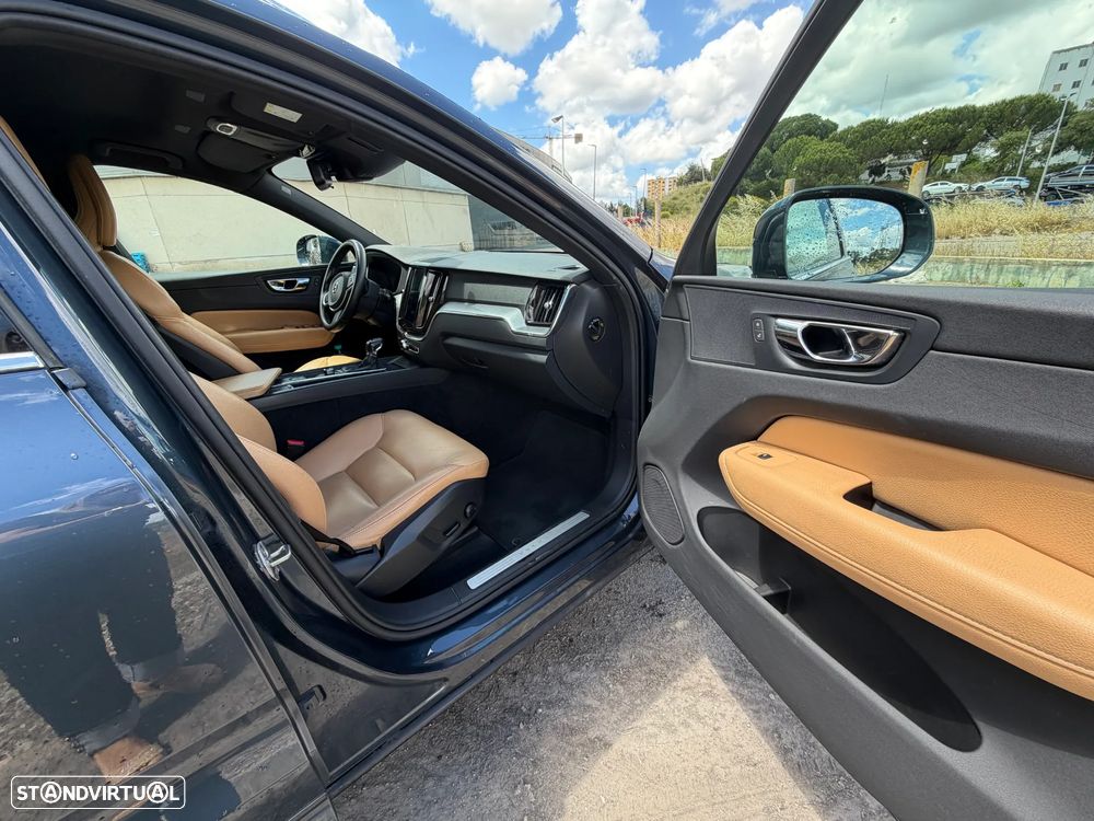 Volvo XC 60 2.0 D4 Momentum Geartronic - 14