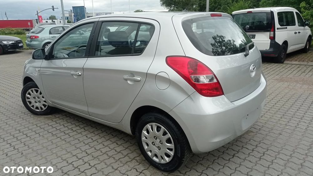 Hyundai i20 1.2 Comfort - 11