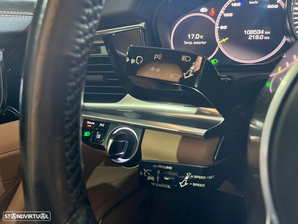 Porsche Panamera Sport Turismo 4 E-Hybrid Edition 10 Anos - 27