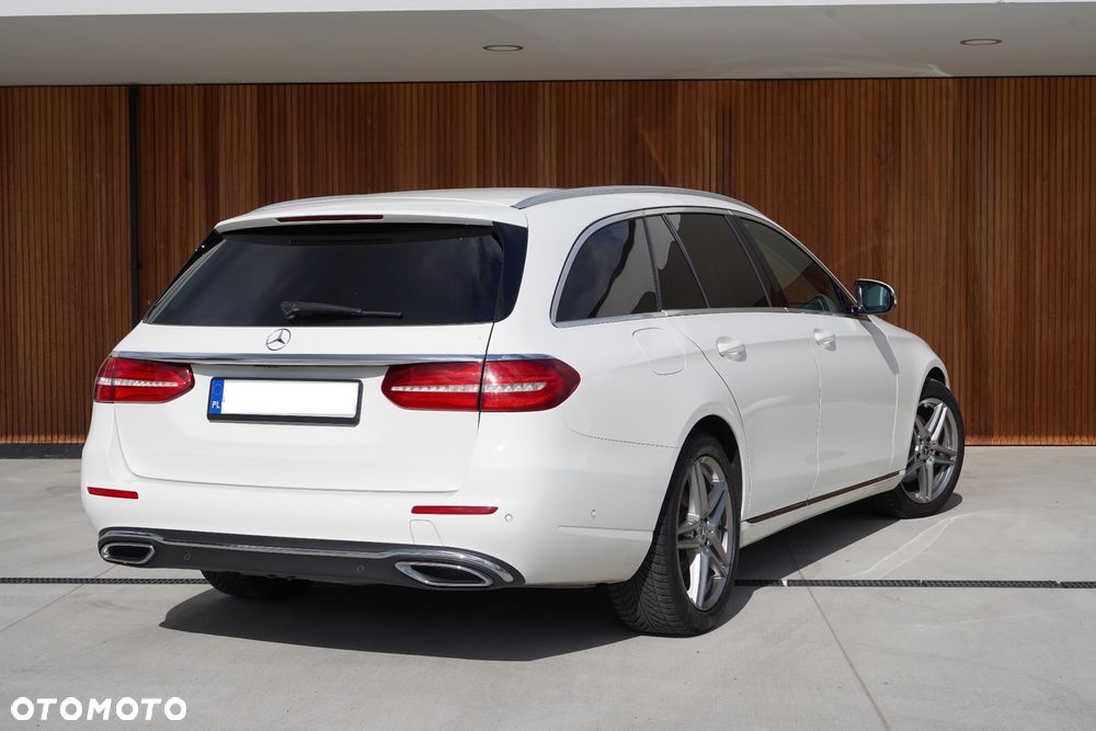 Mercedes-Benz Klasa E 220 d 9G-TRONIC - 4