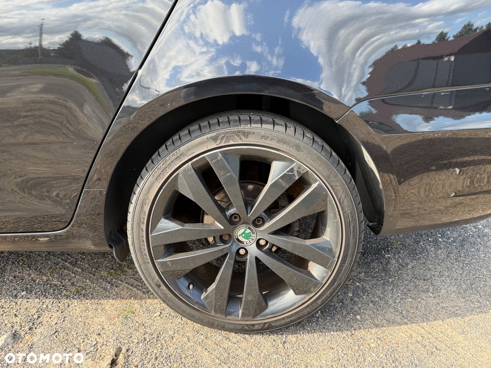 Skoda Fabia 1.4 TSI DSG RS - 16