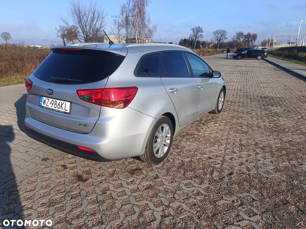 Kia Ceed - 10