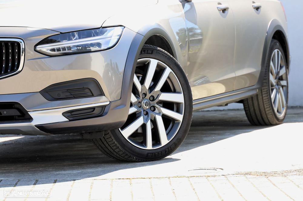 Volvo V90 Cross Country 2.0 B4 AWD - 35