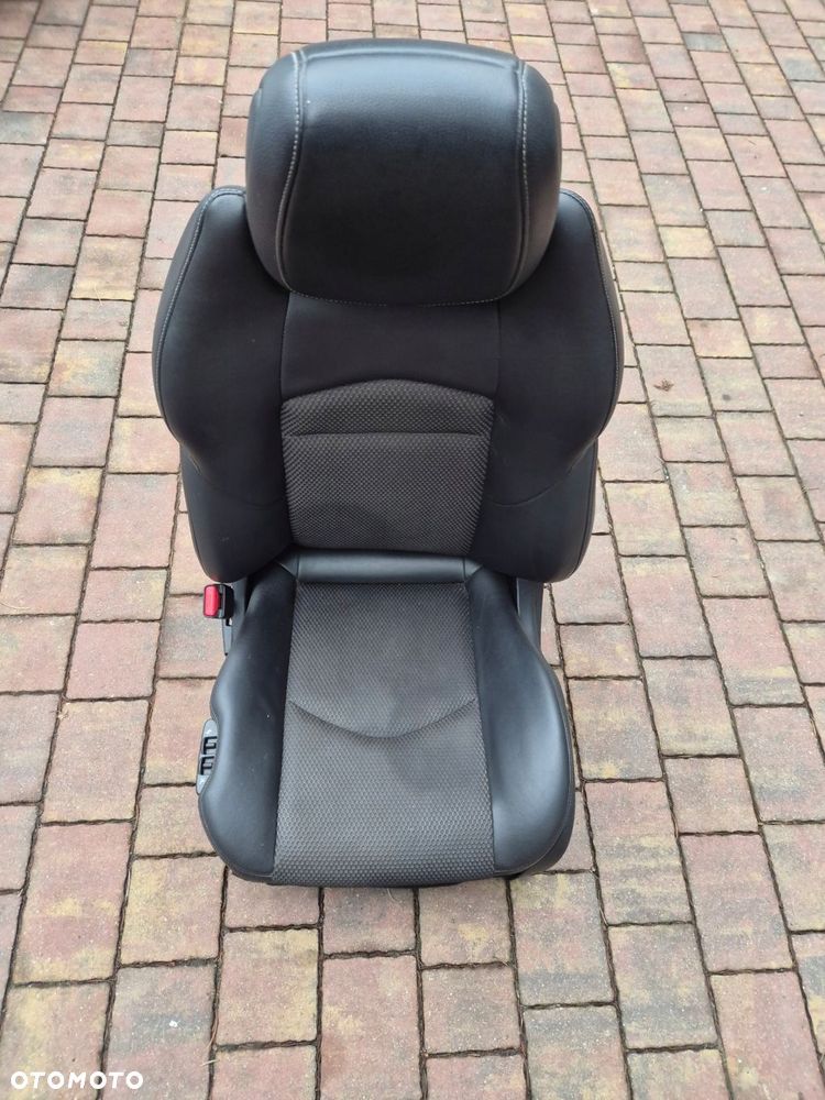 fotel lewy nissan 370z