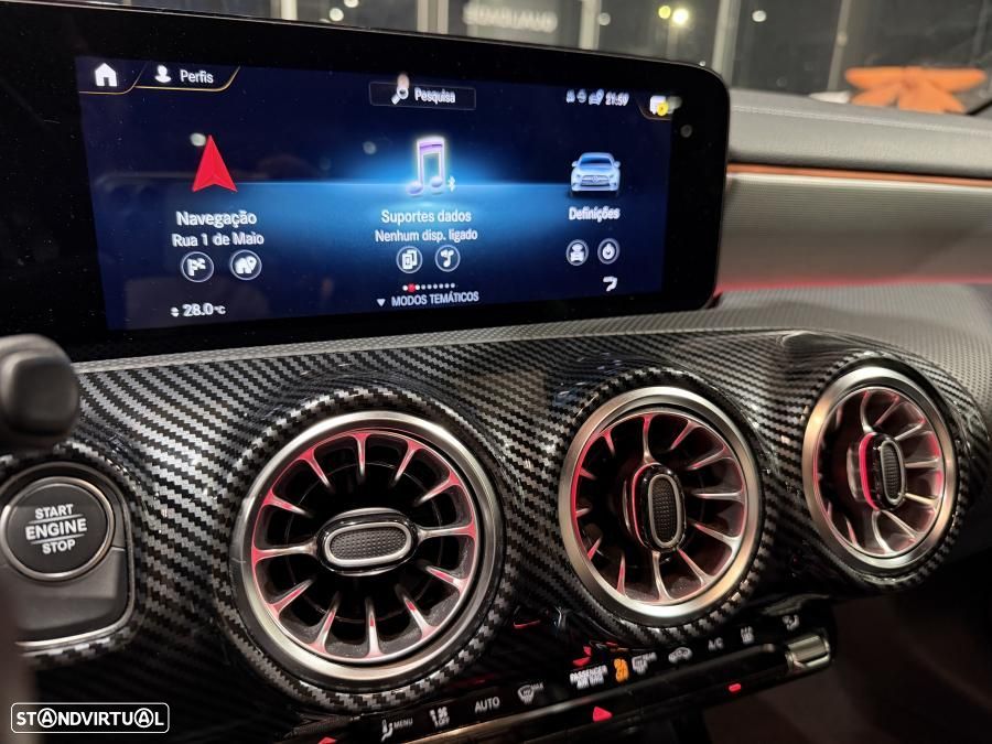 Mercedes-Benz A 250 Limousine e AMG Line - 21