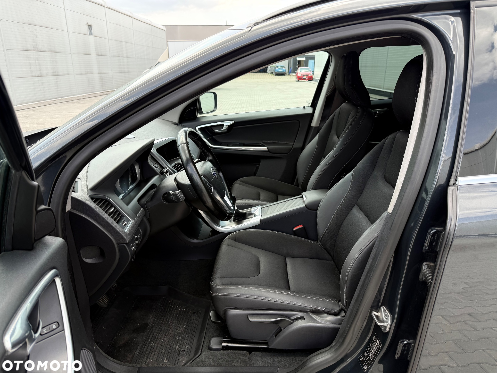 Volvo XC 60 2.4D AWD Momentum - 19