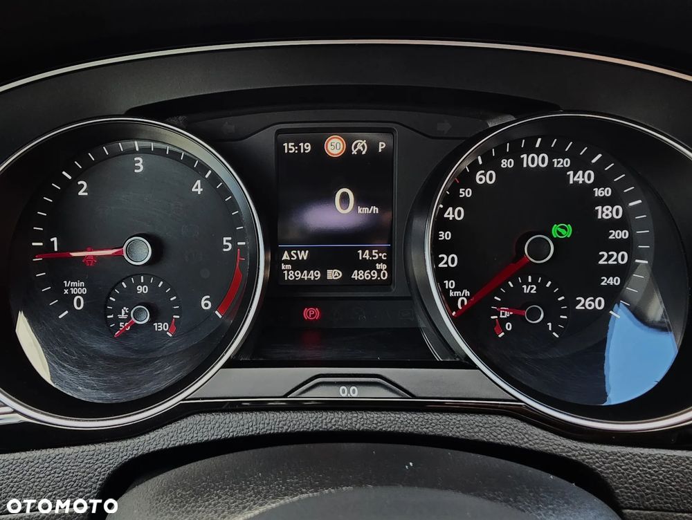 Volkswagen Passat Variant 2.0 TDI SCR DSG Conceptline - 39