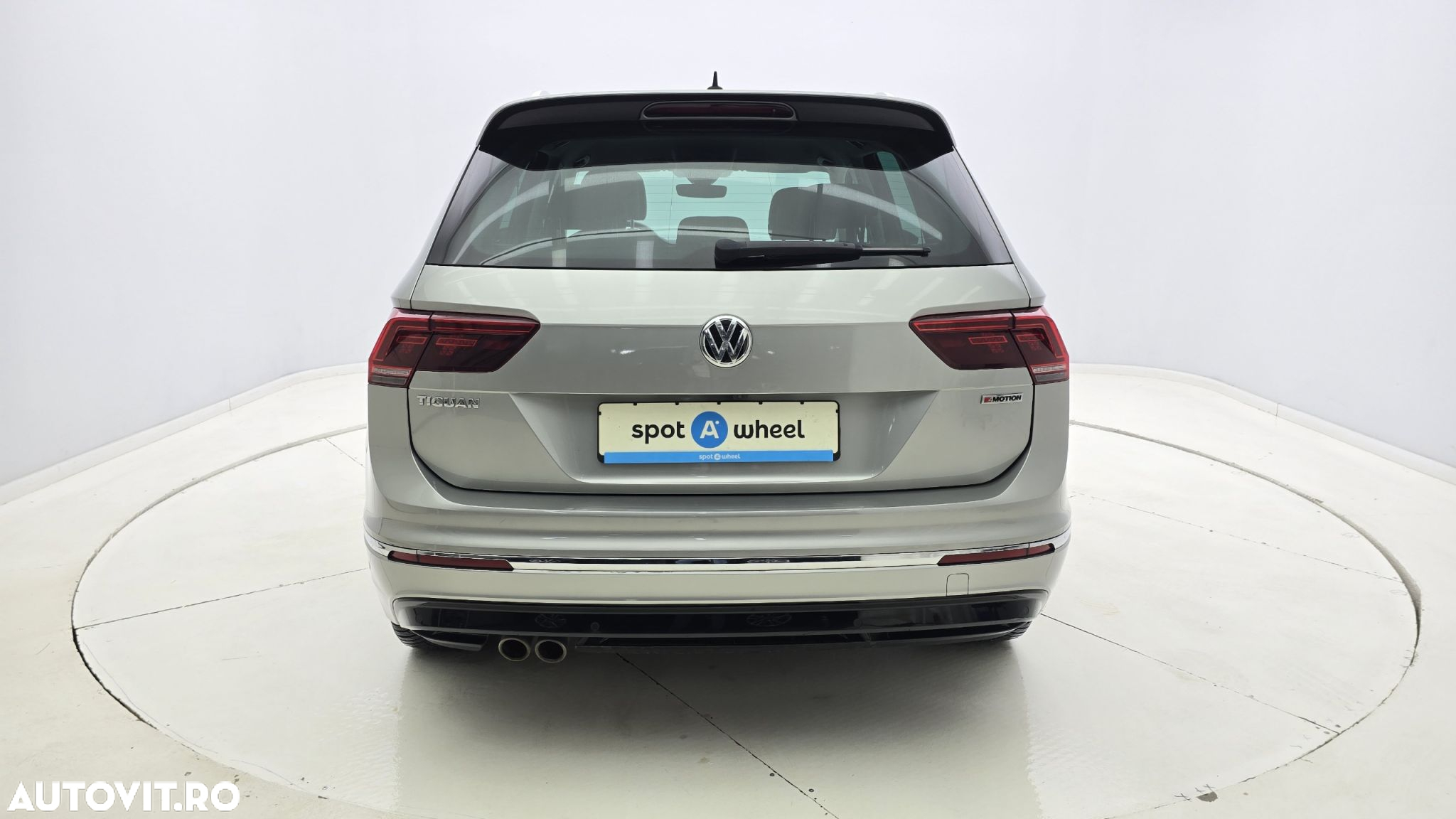 Volkswagen Tiguan - 7