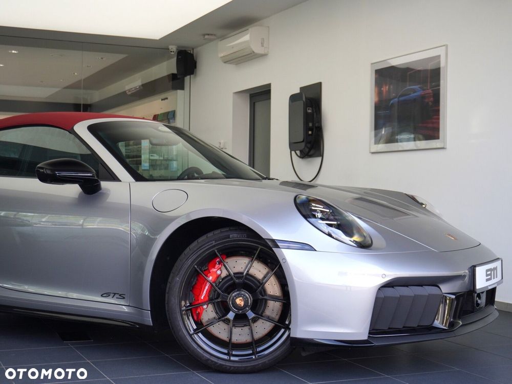 Porsche 911 Targa T-Hybrid 4 GTS - 3