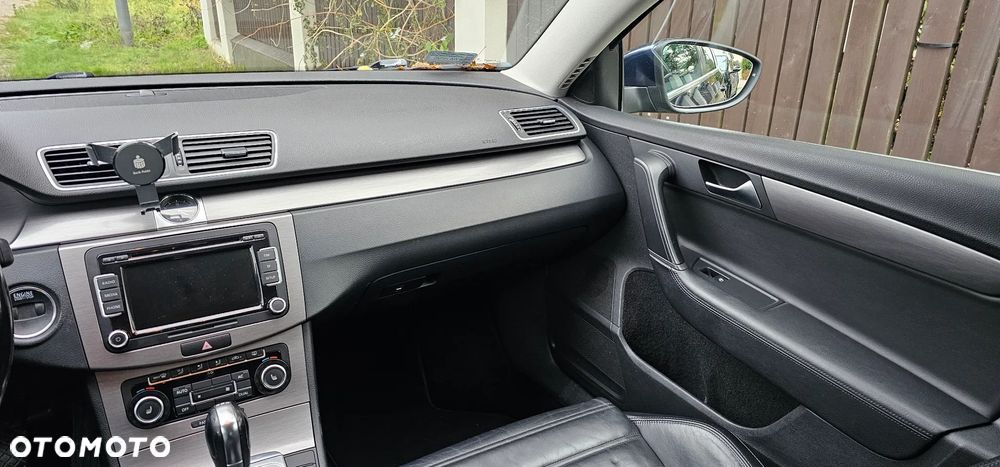 Volkswagen Passat - 21