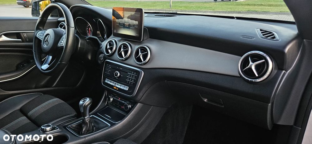 Mercedes-Benz CLA Shooting Brake 180 - 5