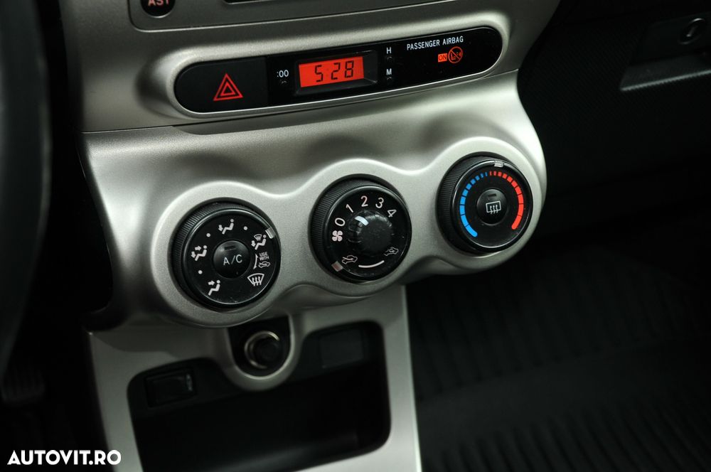 Toyota Urban Cruiser 1.33 4x2 Town - 19