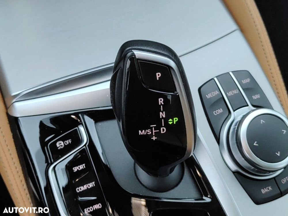 BMW Seria 5 518d AT MHEV - 18