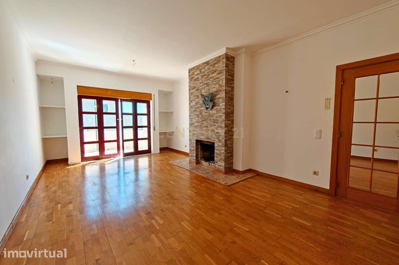 Apartamento T4 com Terraço Privativo e Churrasqueira no Condomínio Lez - Grande imagem: 4/43