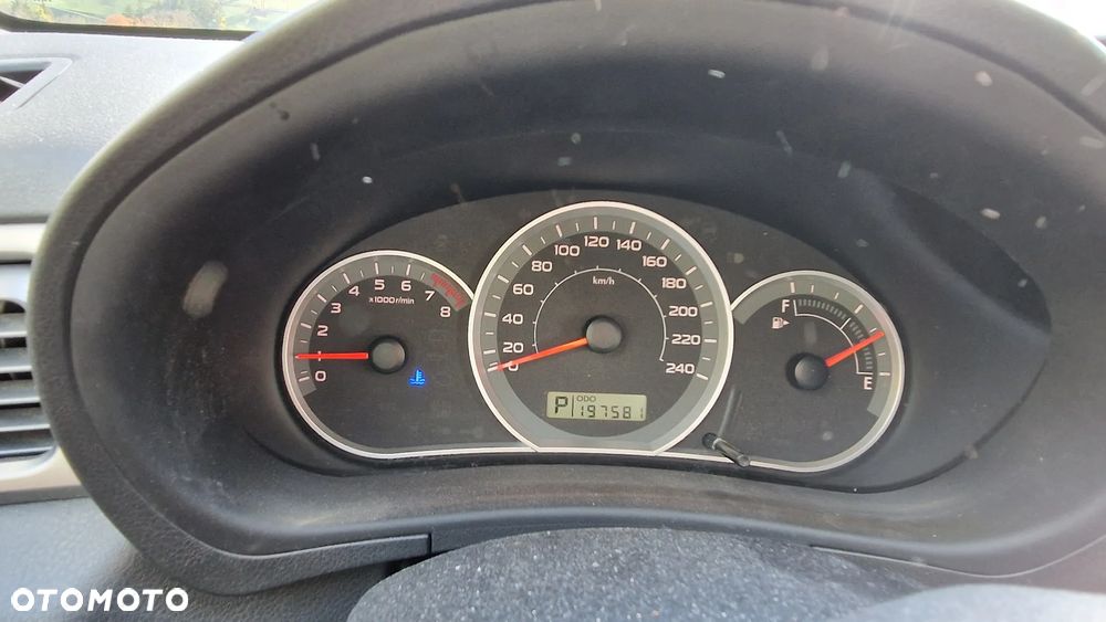Subaru Impreza 2.0 RS - 35