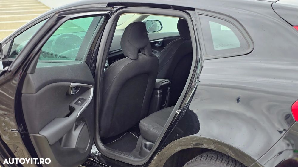 Volvo V40 D2 Powershift Kinetic - 8