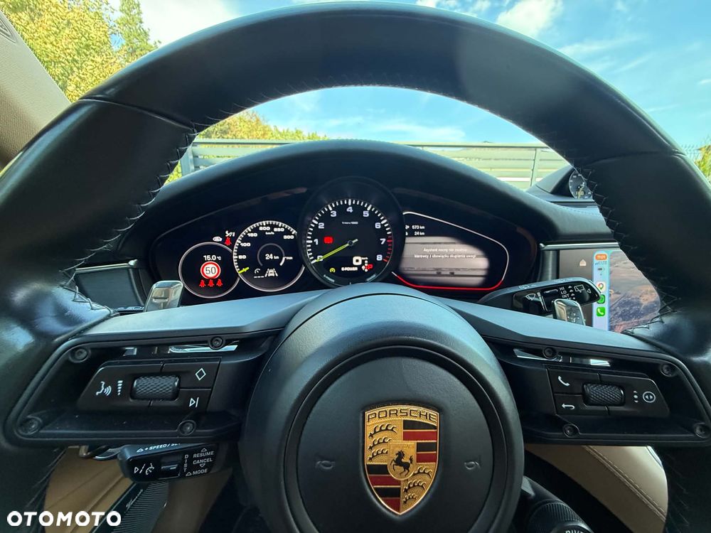 Porsche Panamera 4 Platinum Edition - 16