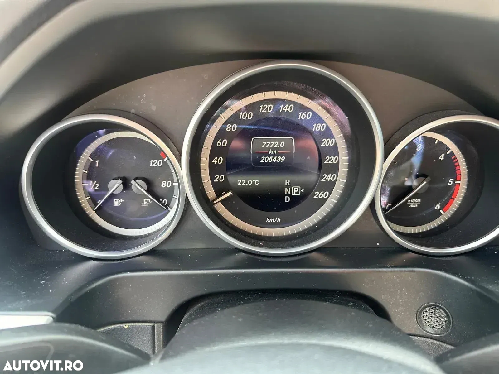 Mercedes-Benz E 250 BlueTEC 4Matic 7G-TRONIC - 2