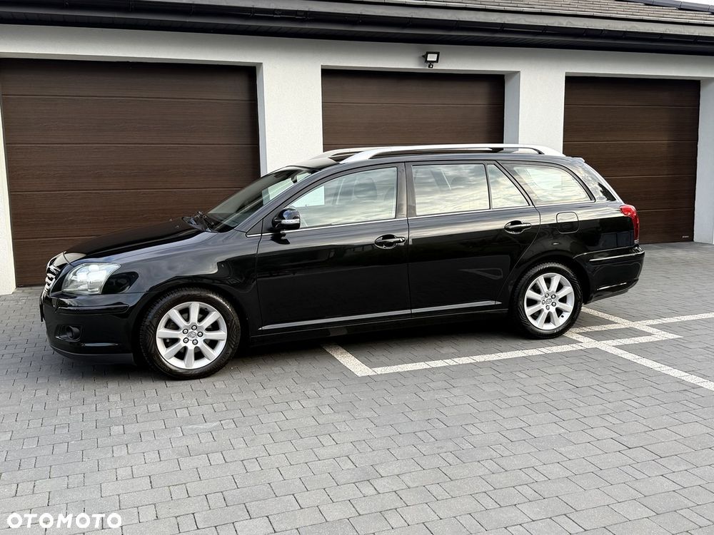 Toyota Avensis 1.8 VVT-i Combi - 2
