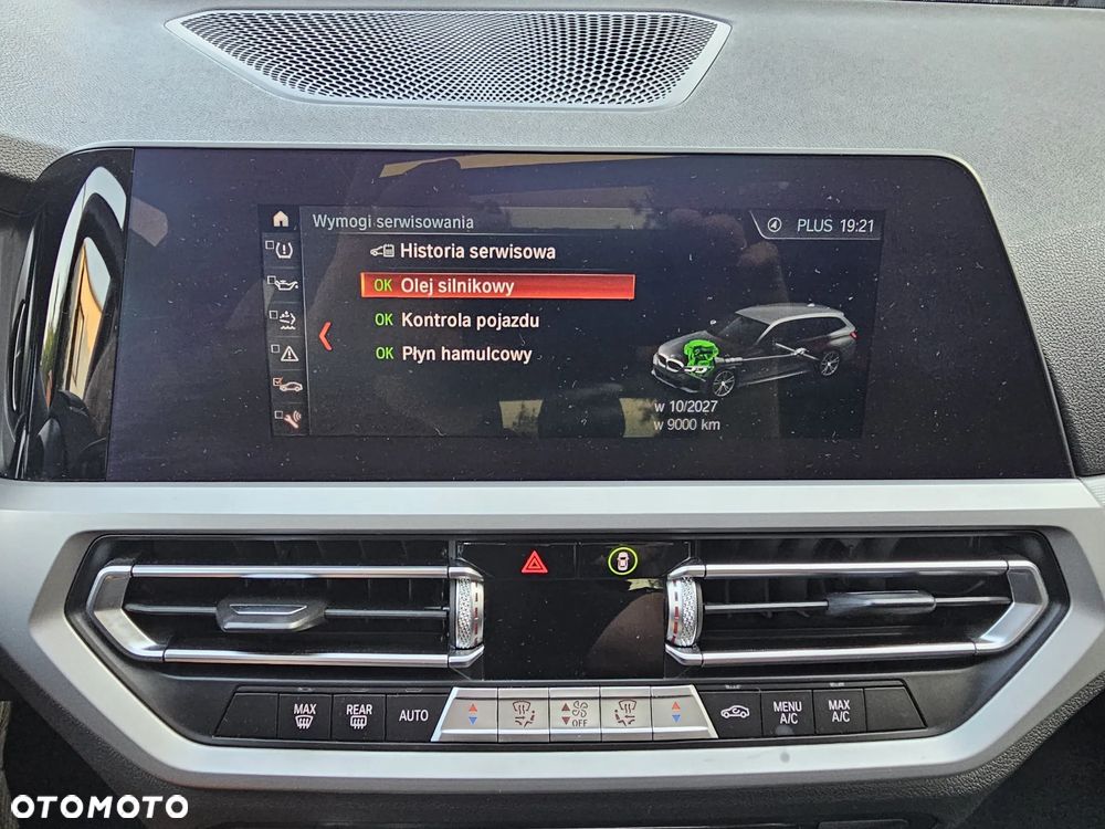 BMW Seria 3 318d Sport Line - 36