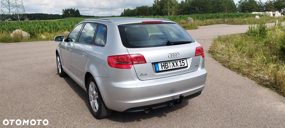 Audi A3 ver-1-6-attraction - 11