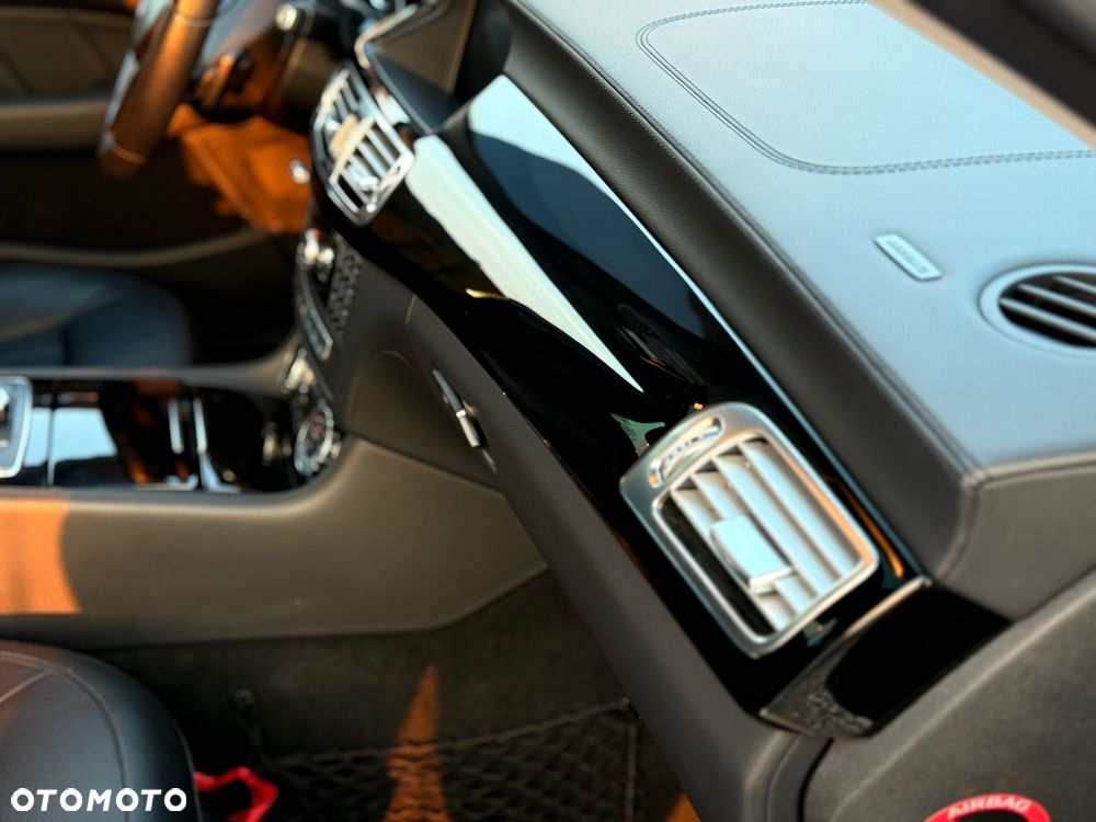 Mercedes-Benz CLS 350 d 4-Matic - 29