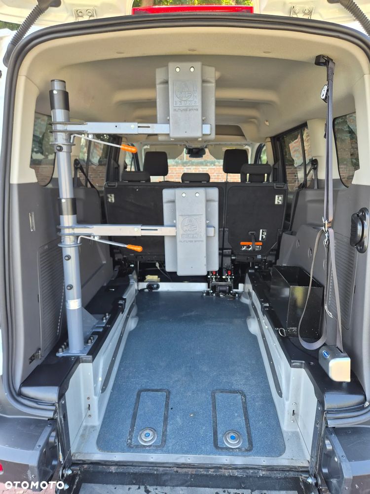 Ford Tourneo Connect 1.5 EcoBlue Trend - 17