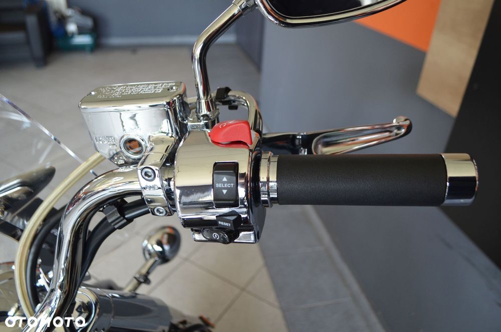 Yamaha Road Star - 36