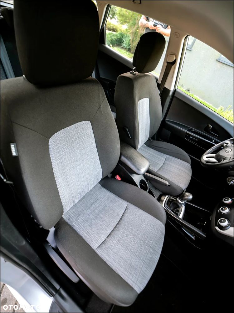 Kia Ceed - 34