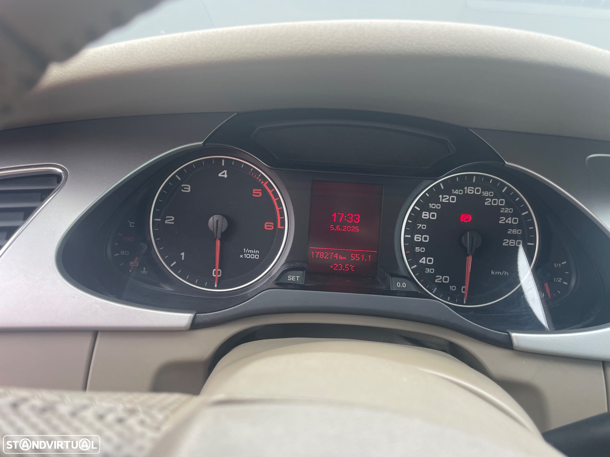 Audi A4 Avant 2.0 TDI Advance - 9